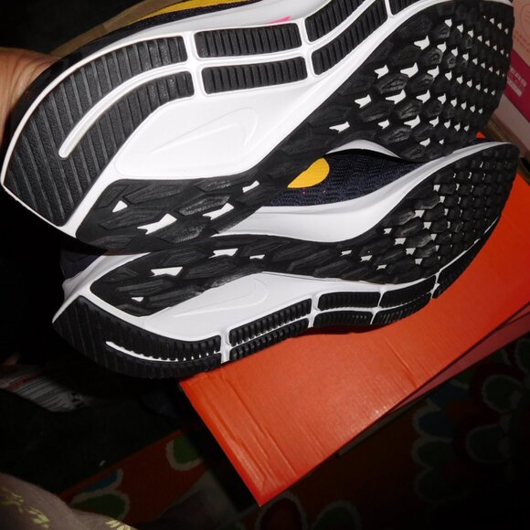 NEW 10M WOMENS NIKE AIR ZOOM PEGAGUS 35 RUNNING SNEAKER GRID IRON BLACK ORANGE - Picture 10 of 10